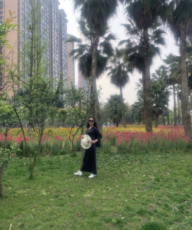 粉墨登场的第一张照片--汕头相亲服务中心