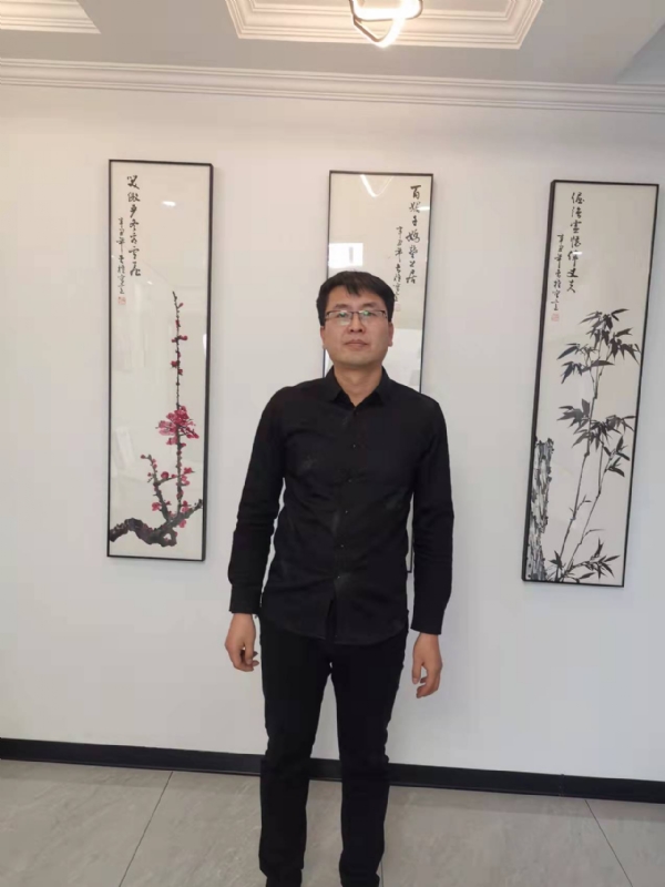 情义比天高的第一张照片--汕头相亲服务中心