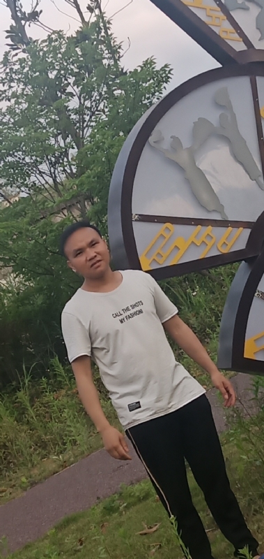 愉快的阳光的第一张照片--汕头相亲服务中心