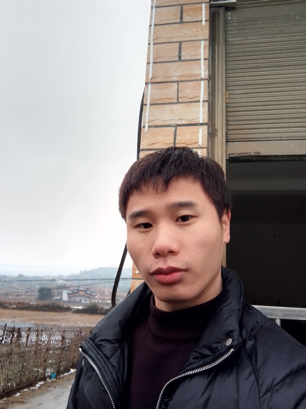 银色的羽翼的第一张照片--汕头相亲服务中心