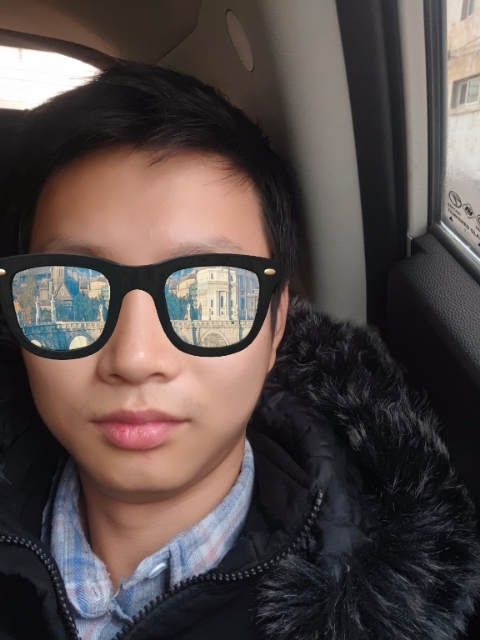 请问揉揉头的第一张照片--汕头相亲服务中心