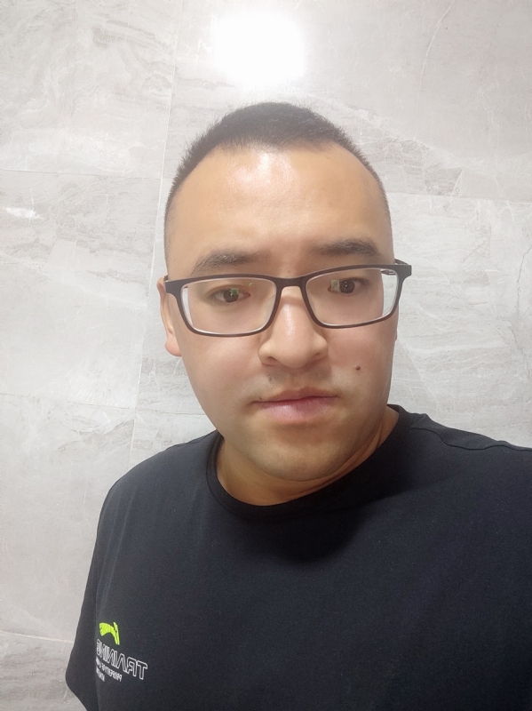 只愿得一人心的第四张照片--汕头相亲服务中心