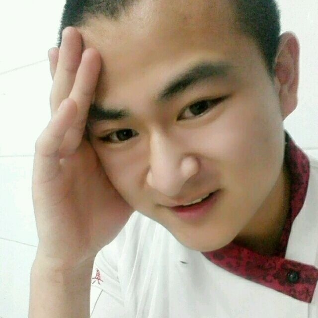 人潮拥挤的第一张照片--汕头相亲服务中心