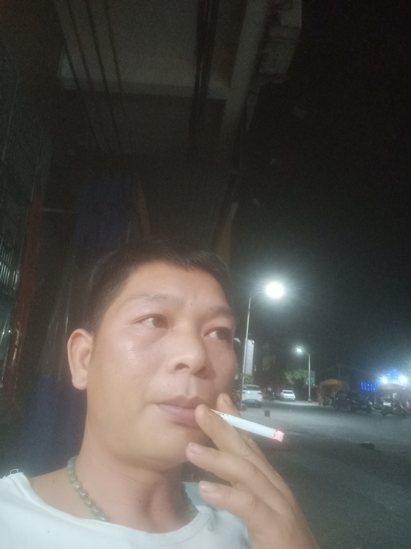 善解人意的第一张照片--汕头相亲服务中心