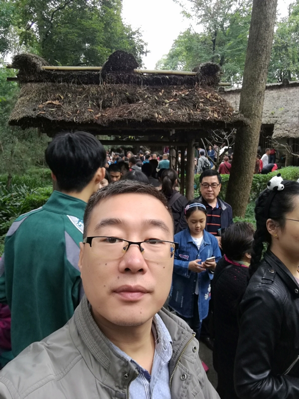 撑起一片天的第一张照片--汕头相亲服务中心