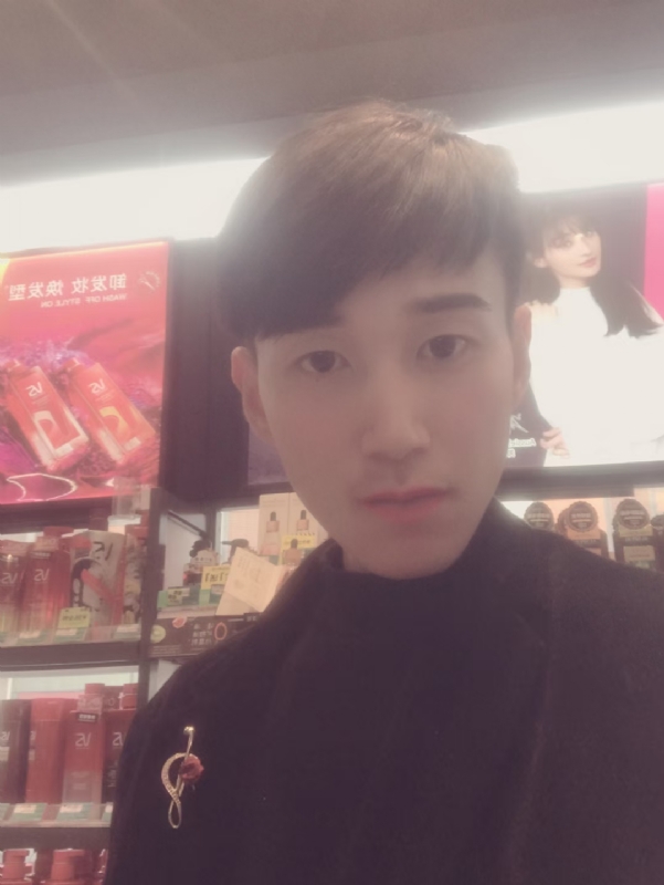 唯美的爱情故事的第一张照片--汕头相亲服务中心