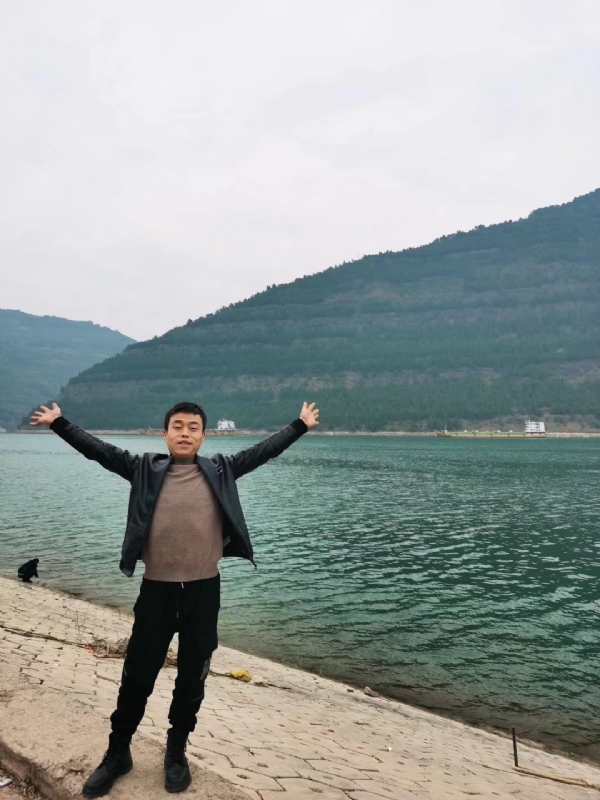 寂寞的风的第一张照片--汕头相亲服务中心