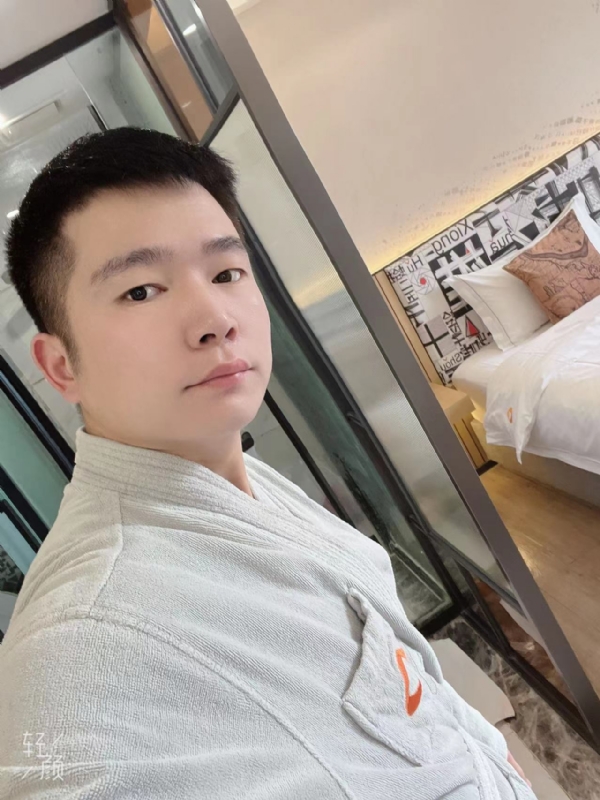 绿帽的第一张照片--汕头相亲服务中心