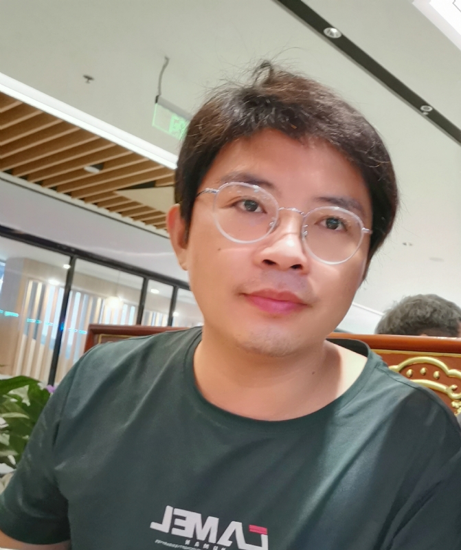 陆迅的第三张照片--汕头相亲服务中心