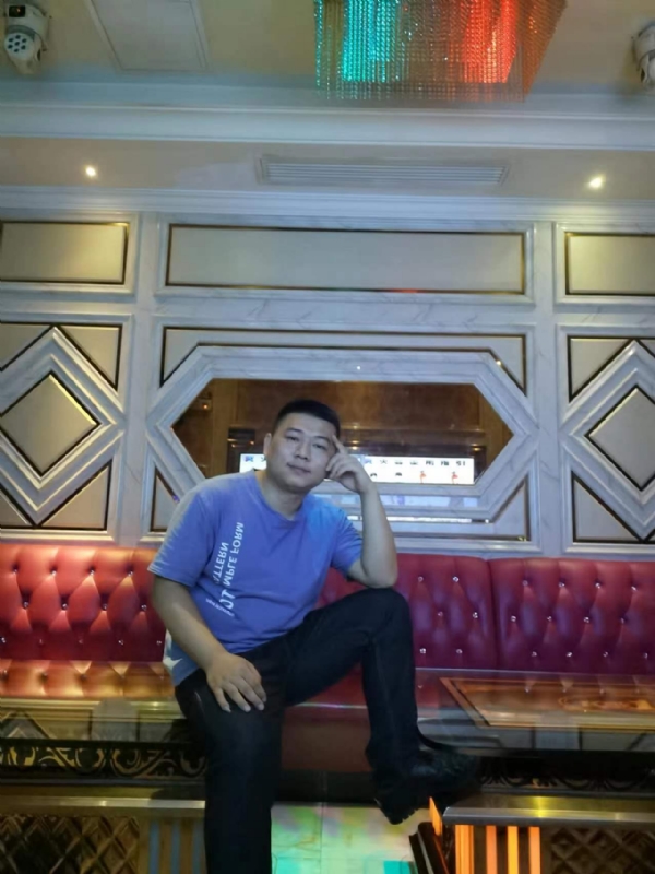 黄生的第四张照片--汕头相亲服务中心