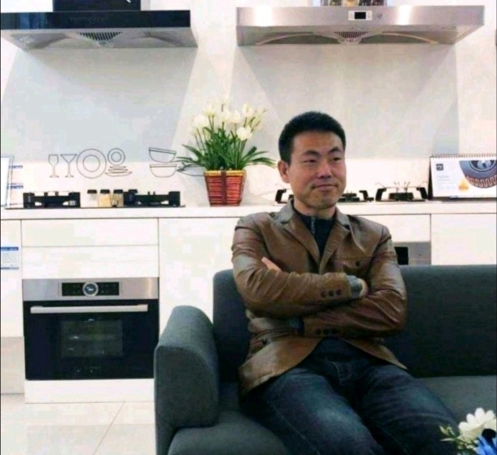 奋斗的执着的第一张照片--汕头相亲服务中心