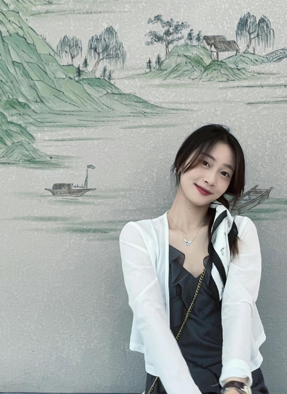 小趴菜的第一张照片--汕头相亲服务中心