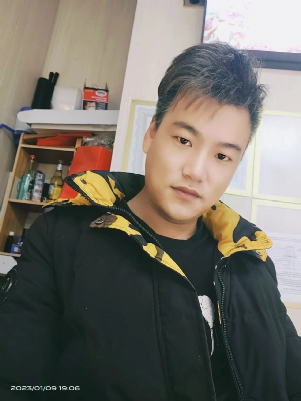 孤酒枕愁眼眠的第二张照片--汕头相亲服务中心