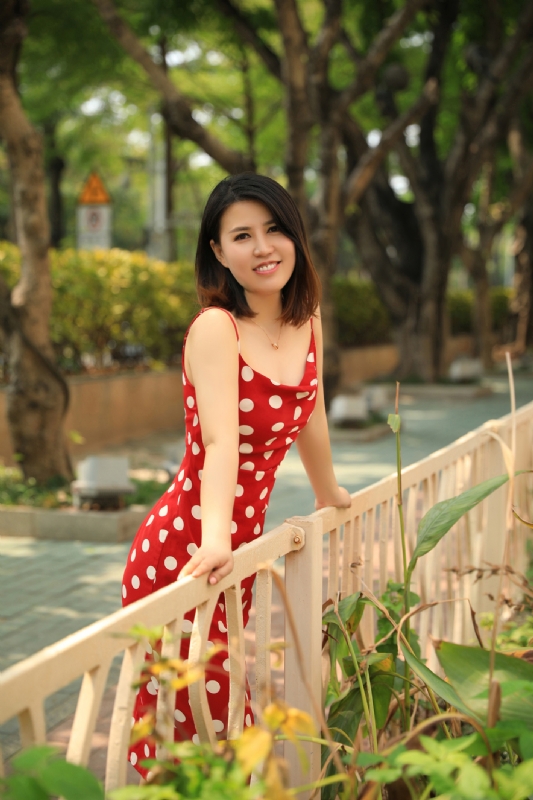 罗林的第四张照片--汕头相亲服务中心