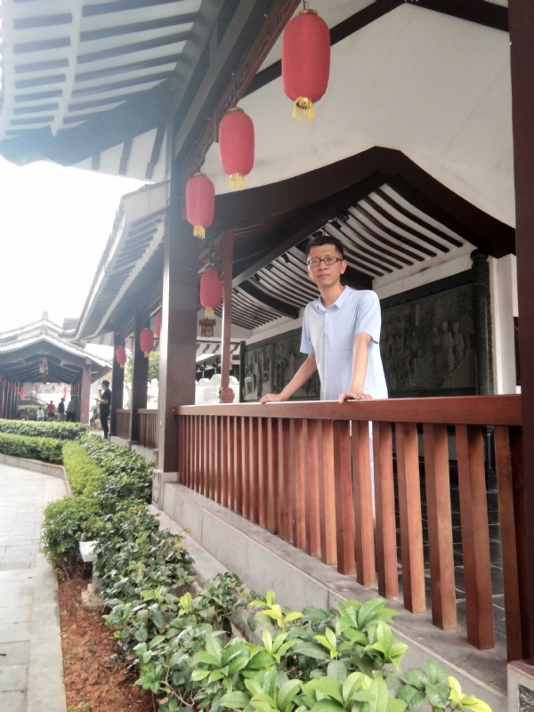 lijian的第一张照片--汕头相亲服务中心