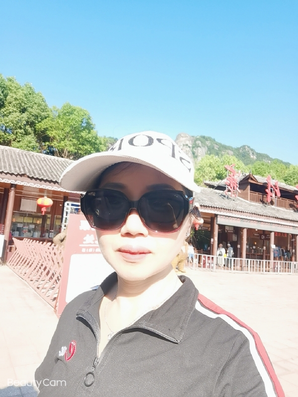 山百合的第一张照片--汕头相亲服务中心