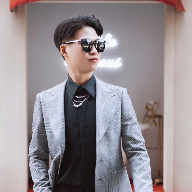 苟逸飞48的第一张照片--汕头相亲服务中心