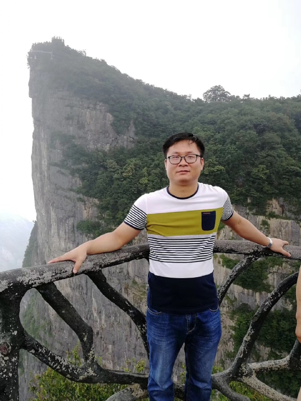 江汉的第一张照片--汕头相亲服务中心