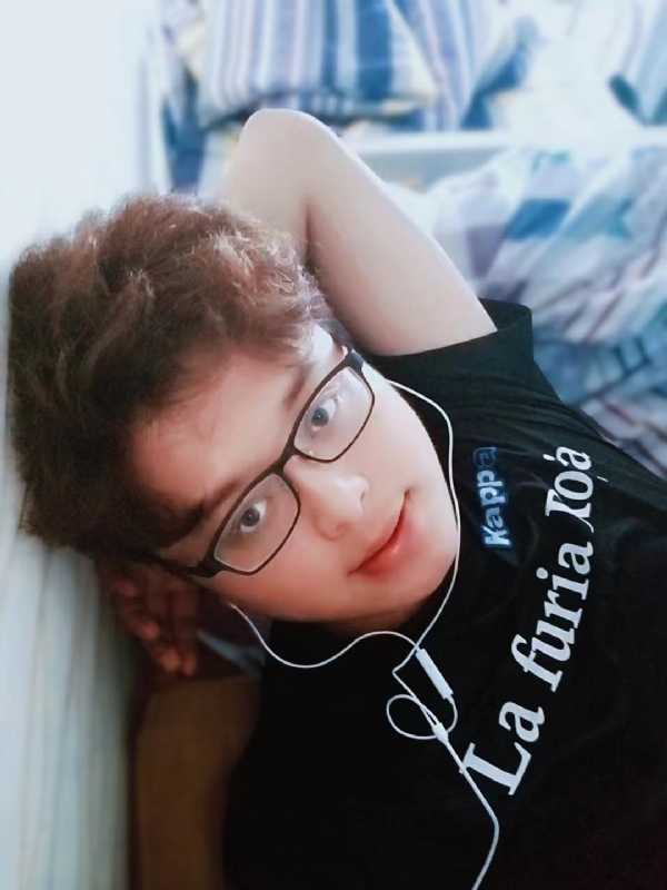 默铭芷的第一张照片--汕头相亲服务中心