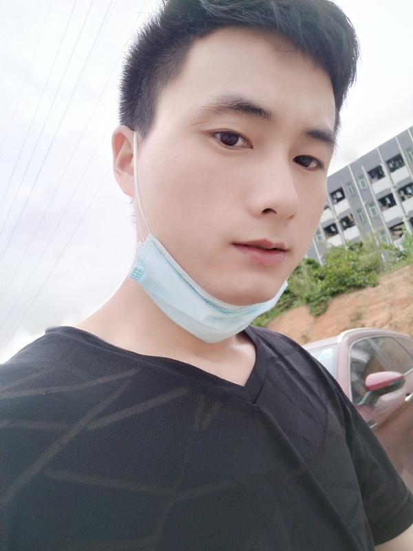 何凡的第二张照片--汕头相亲服务中心