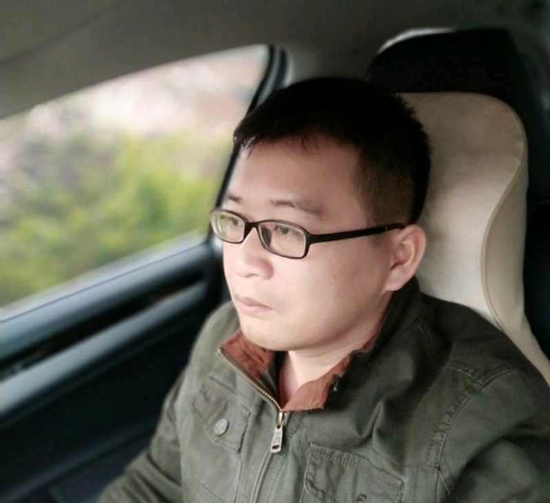 海风吹动你的心的第一张照片--汕头相亲服务中心