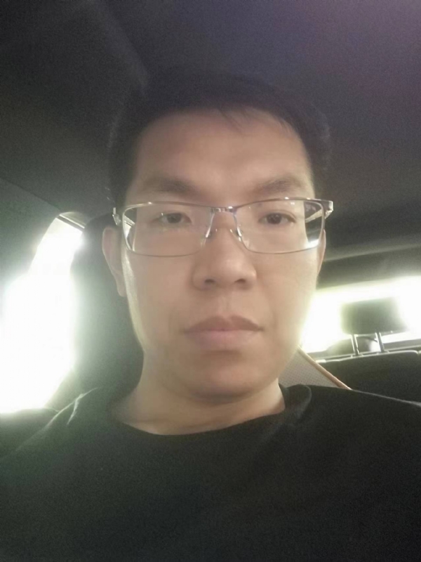 小黑包的第二张照片--汕头相亲服务中心