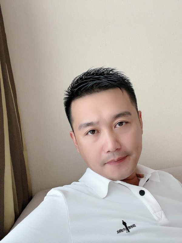 笑望人非的第一张照片--汕头相亲服务中心