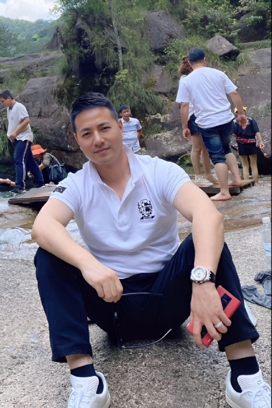 勿忘初心的第三张照片--汕头相亲服务中心