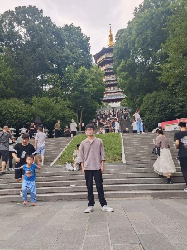 阳光男孩的第二张照片--汕头相亲服务中心