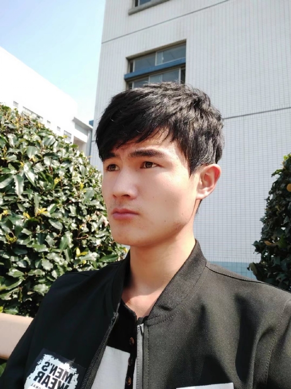 阳光男孩的第四张照片--汕头相亲服务中心