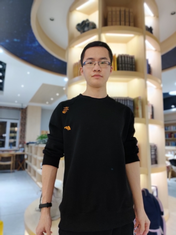 轩墨的第一张照片--汕头相亲服务中心