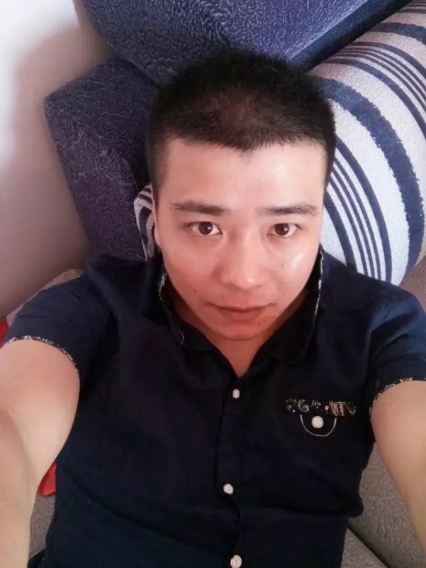 漫步的面包的第一张照片--汕头相亲服务中心