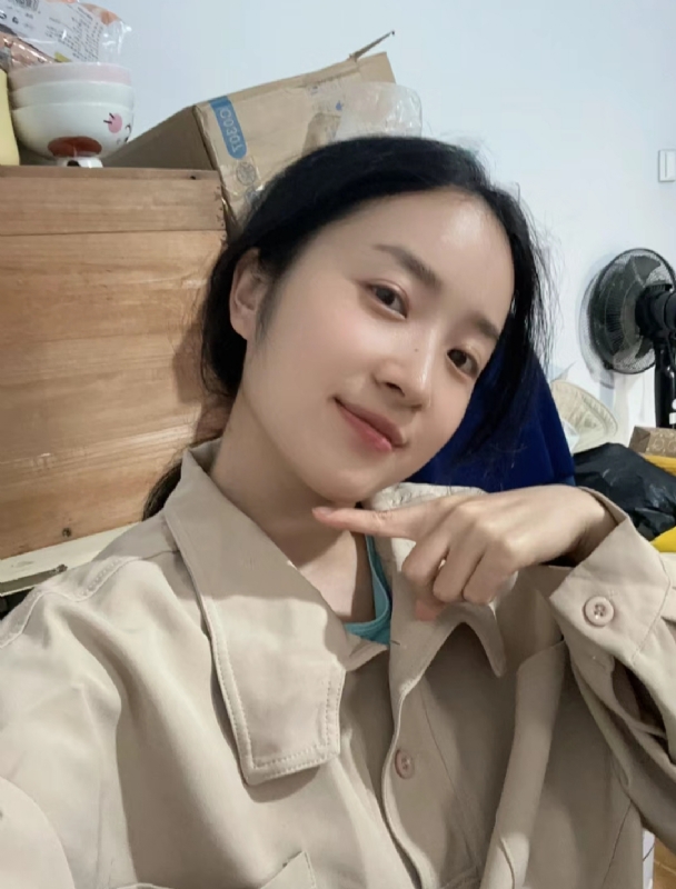 多喝热水的第二张照片--汕头相亲服务中心