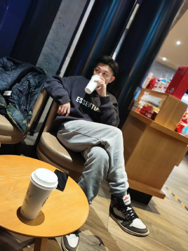 LAZY的第一张照片--汕头相亲服务中心