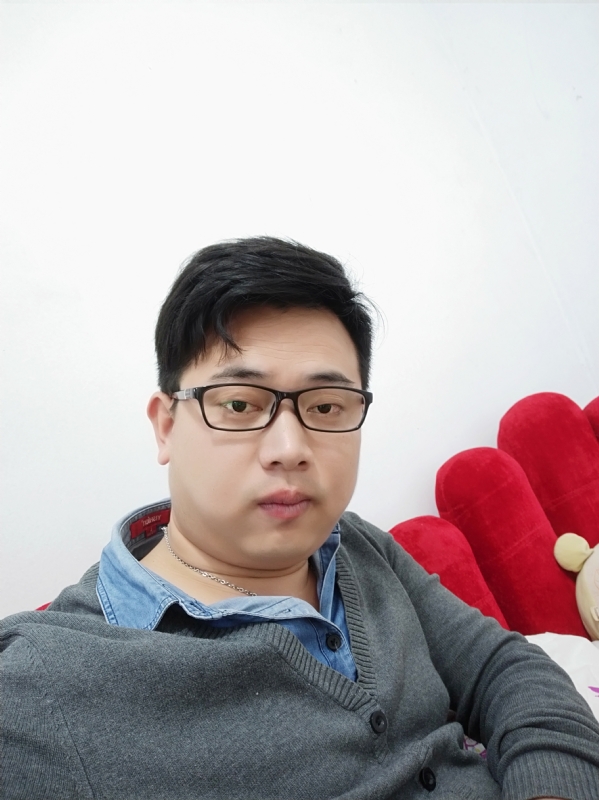 何必在亿的第一张照片--汕头相亲服务中心