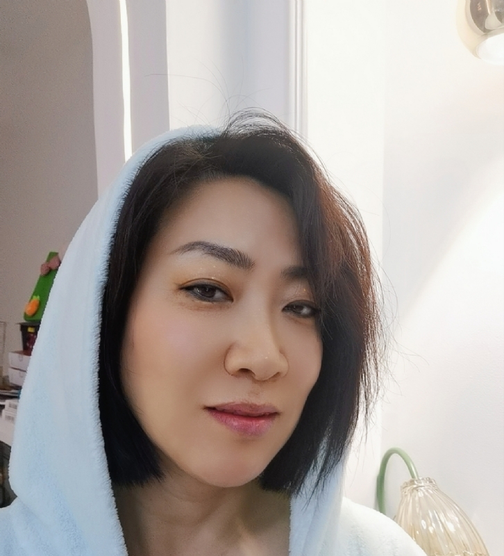 火玫瑰的第一张照片--汕头相亲服务中心