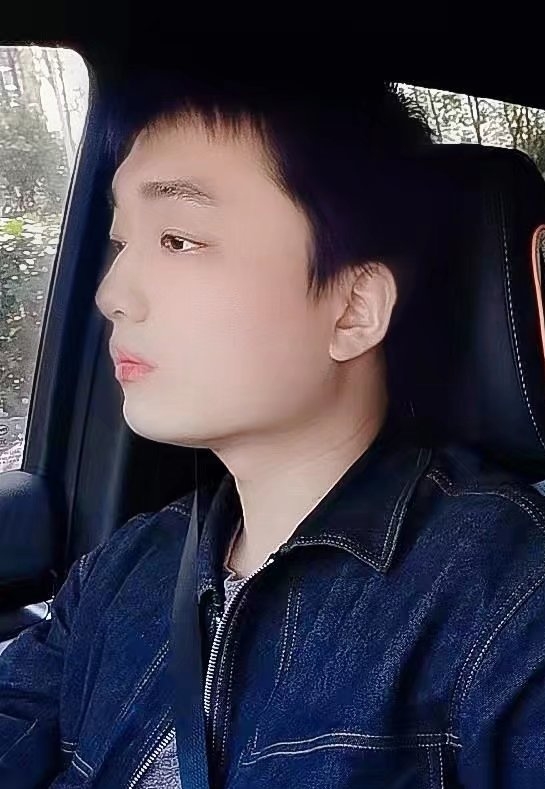 凉锦年的第一张照片--汕头相亲服务中心