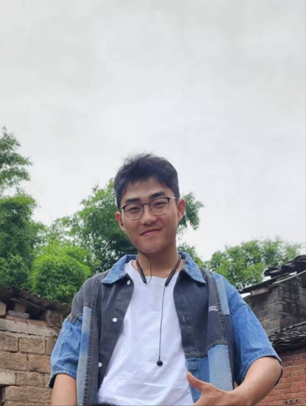 越努力越幸运的第一张照片--汕头相亲服务中心