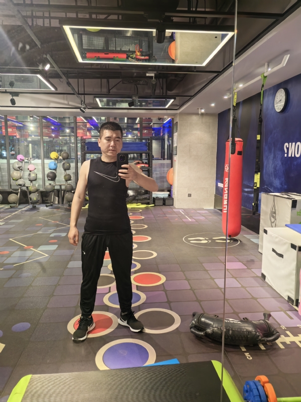 哈哈哈哈哈的第一张照片--汕头相亲服务中心