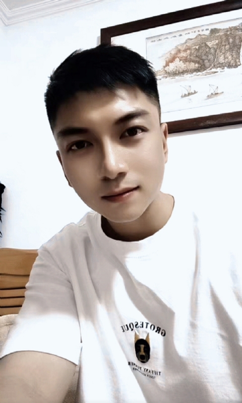 正直的火焰的第一张照片--汕头相亲服务中心