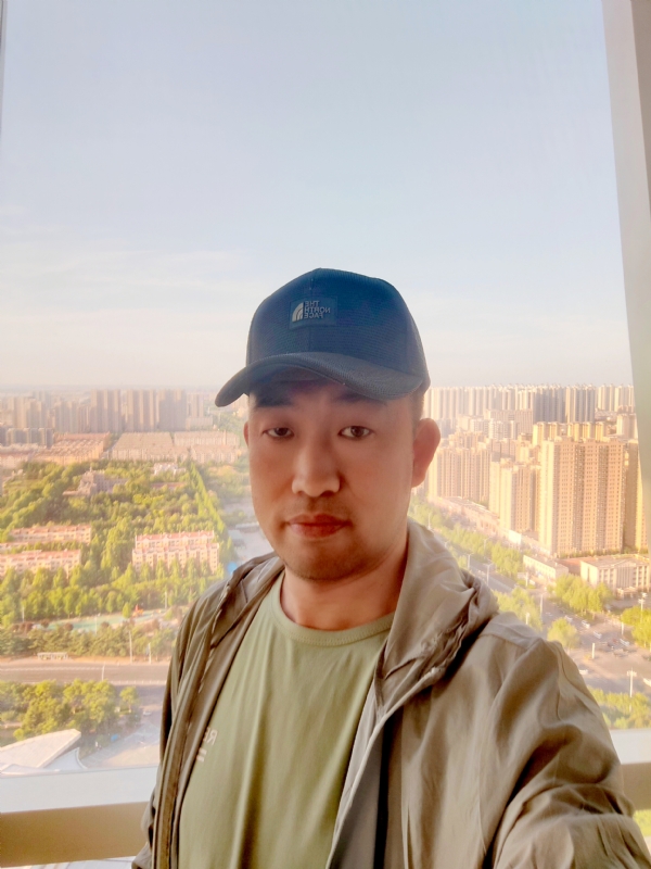 勇攀高峰的第二张照片--汕头相亲服务中心