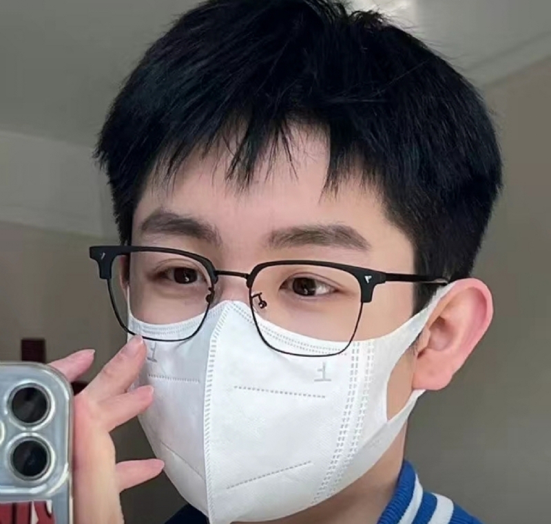 甜甜男孩的第一张照片--汕头相亲服务中心