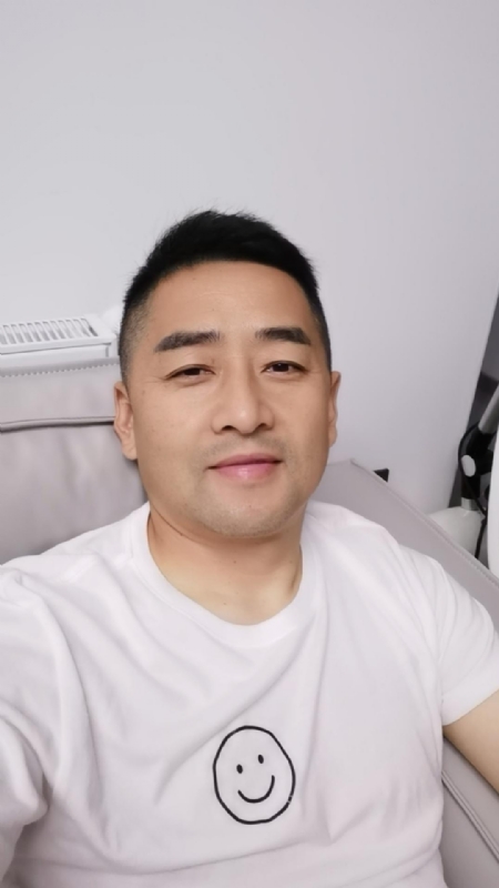 向阳而生的第一张照片--汕头相亲服务中心