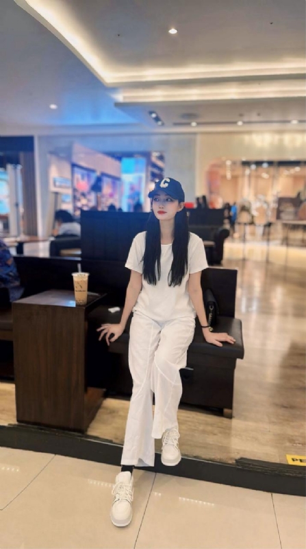 卖火柴的小女孩的第一张照片--汕头相亲服务中心