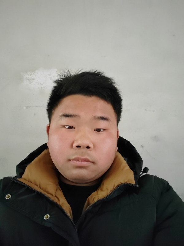 精神饱满的第四张照片--汕头相亲服务中心