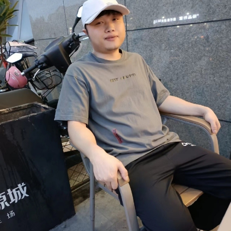 风吹半夏的第一张照片--汕头相亲服务中心