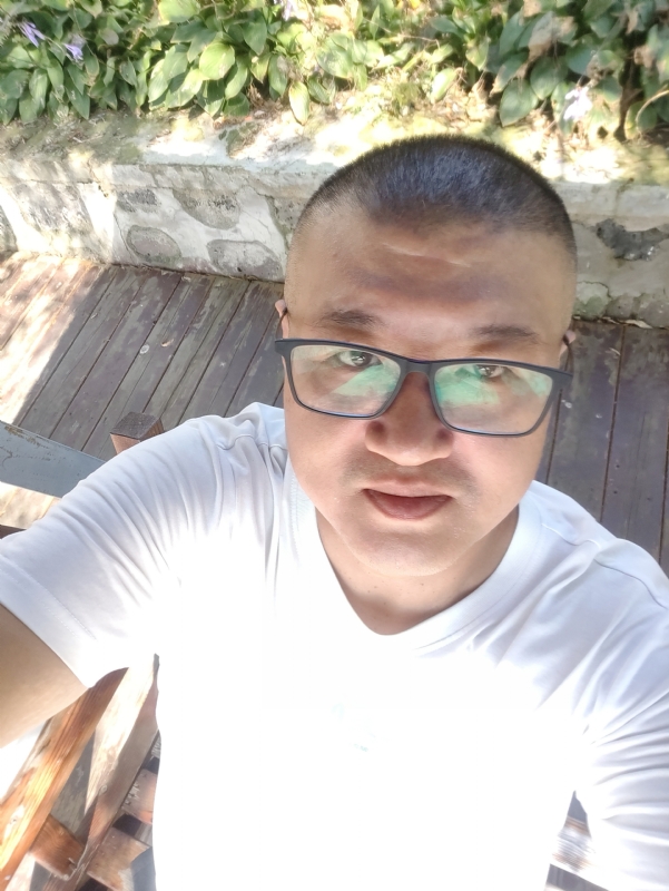 羊十八的第一张照片--汕头相亲服务中心