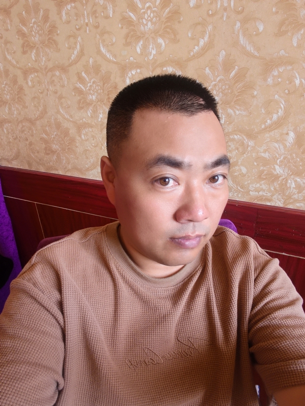 擦亮眼睛向前看的第二张照片--汕头相亲服务中心