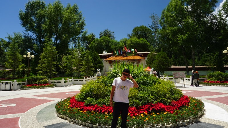 阿龙设计师的第四张照片--汕头相亲服务中心