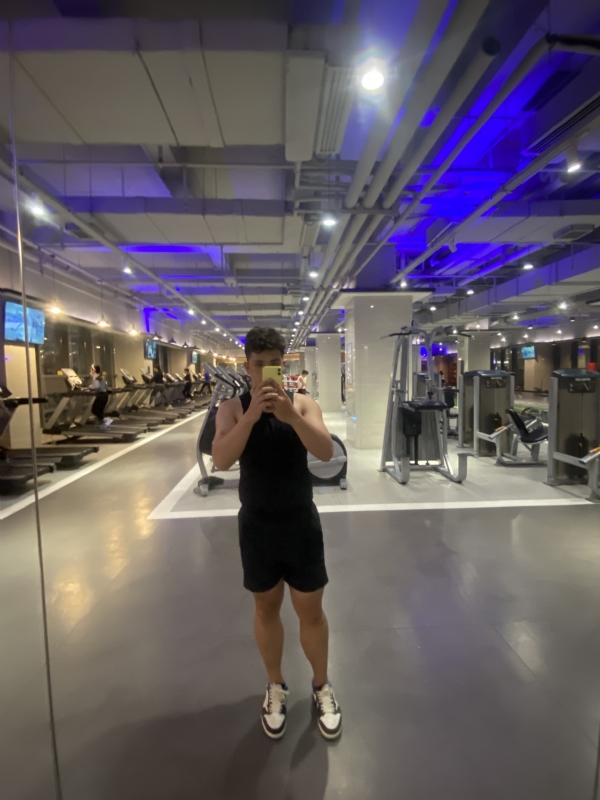 阿龙设计师的第六张照片--汕头相亲服务中心